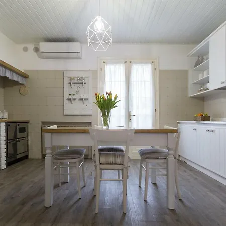 Arco Di Pietra Bed & Breakfast